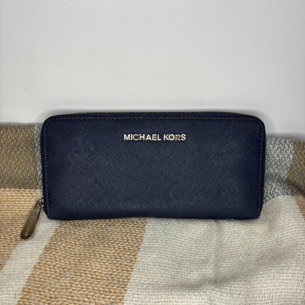 Michael Kors Wallet – Navy Blue – Used